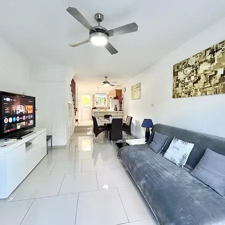 Margarita Gardens-maisonette Apartment