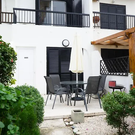 Margarita Gardens-maisonette Apartment *